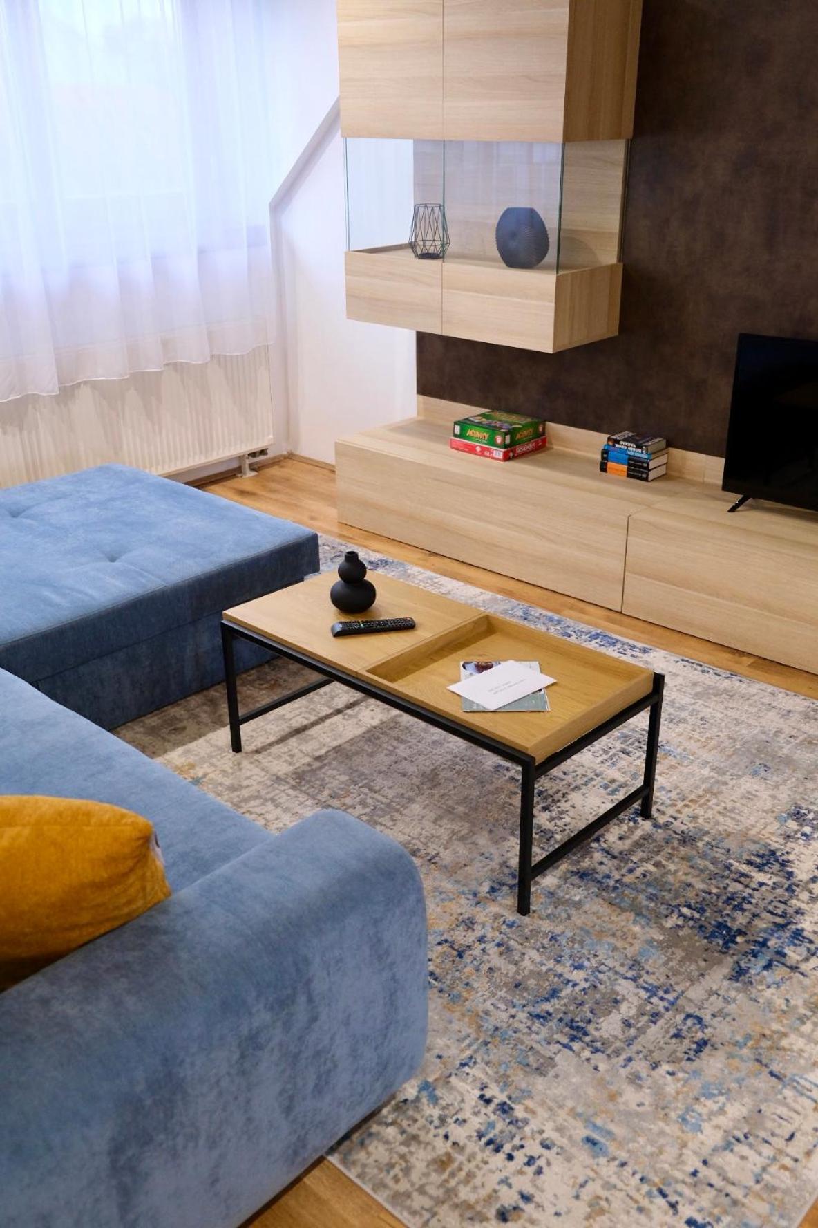 Apartment Tron 2 *